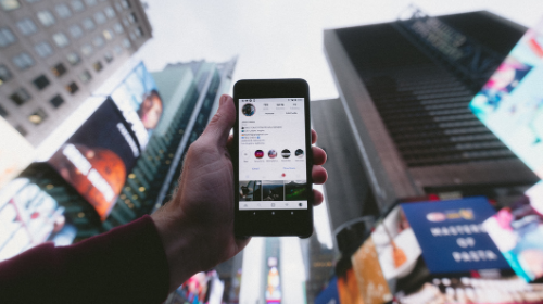The 2021 guide to social media e-commerce