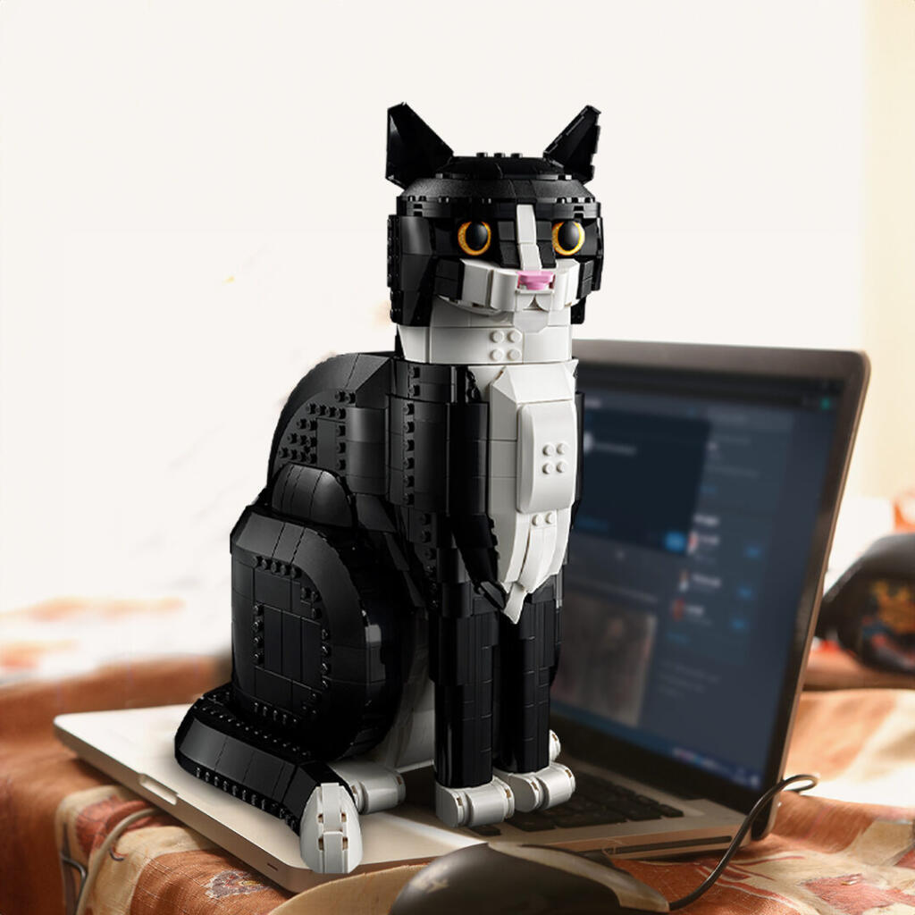 image of lego cat on laptop