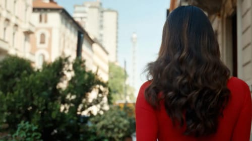 Sempre sul Pezzo – Lo spot di Iliad e Megan Gale: nostalgia, diffide e lezioni di comunicazione
