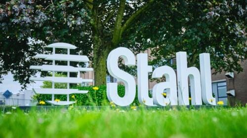 TEAM LEWIS wordt Stahl’s internationale partner voor PR en reputatiemanagement