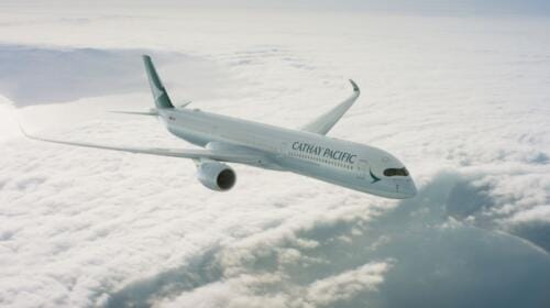Cathay Pacific vernieuwt samenwerking met TEAM LEWIS België
