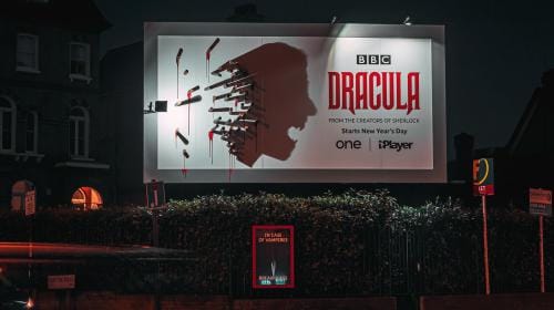 Campaña de Drácula protagonista de la oscuridad de la noche
