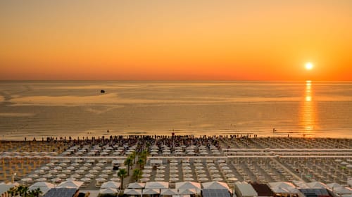 Il Comune di Riccione sceglie TEAM LEWIS per media relation e AIO