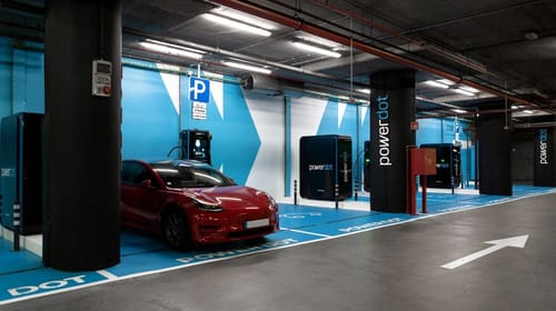 Volle accu vooruit: Powerdot kiest TEAM LEWIS als PR-partner