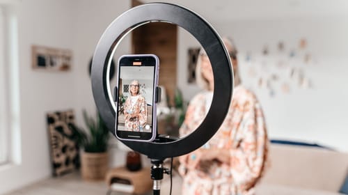 HOW TO BUILD A WINNING COMMUNICATION STRATEGY