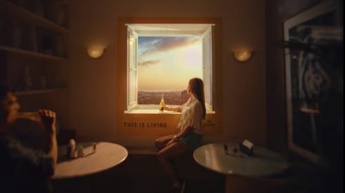 Corona reinventa el product placement con la campaña Rent your sunset