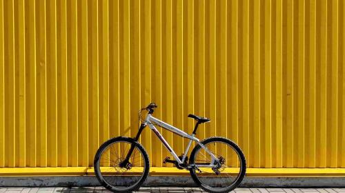 Mountainbike-Hersteller in sozialen Medien