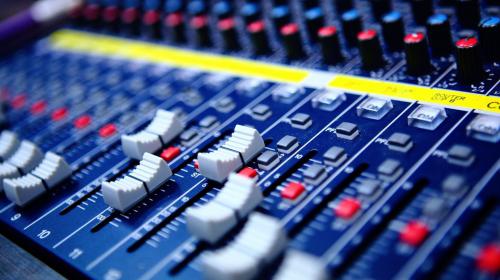 5 canciones para identificar a las agencias de comunicación