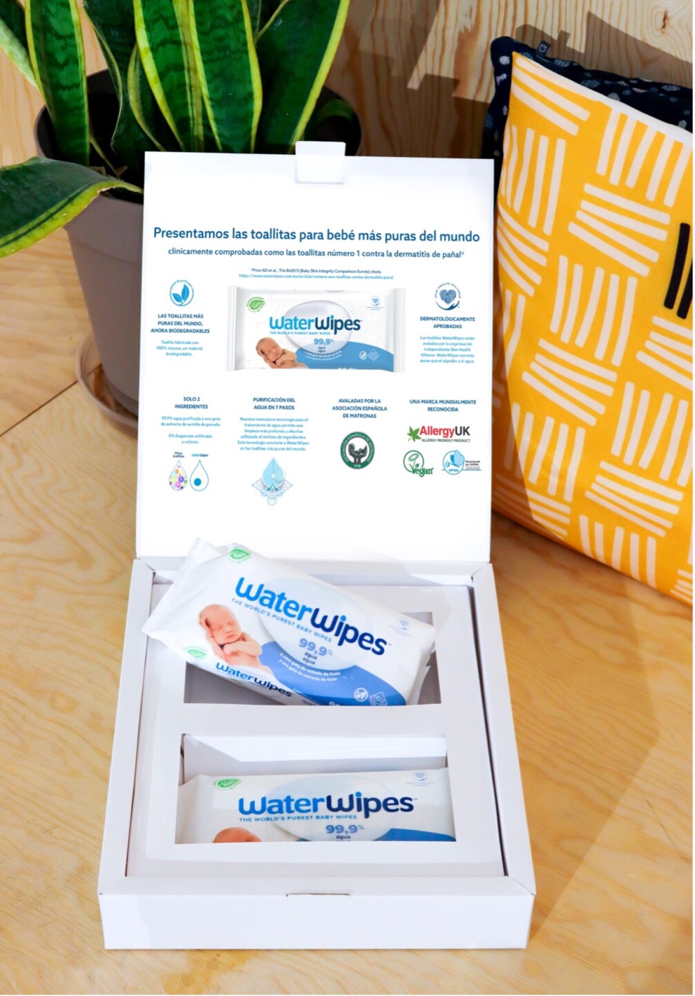 Campaña lanzamiento Waterwipes