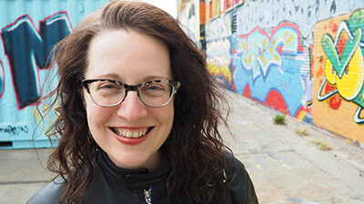 LEWIS STELT COPYWRITER ELYZABETH GORMAN AAN