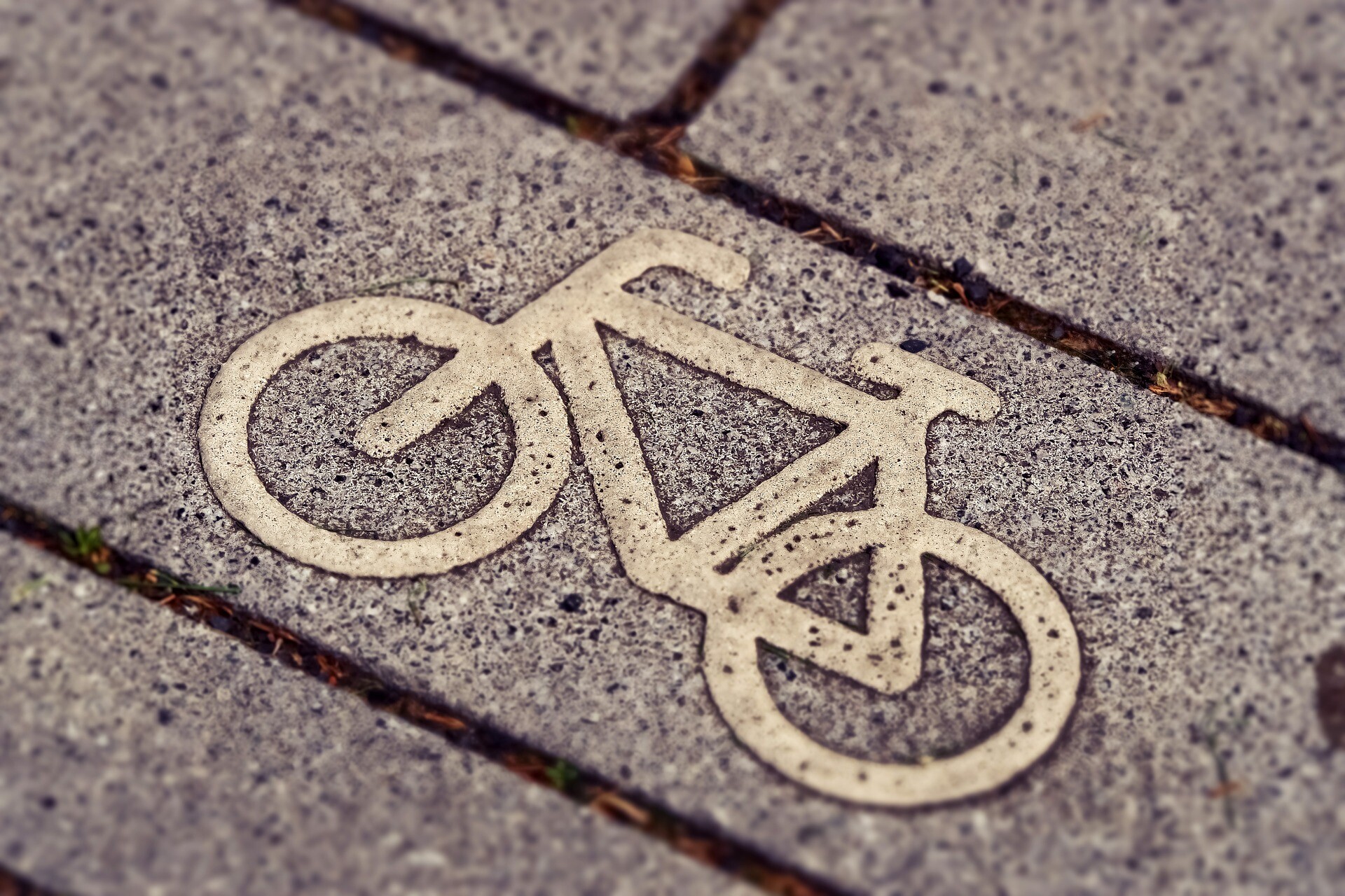German cycle safety ad