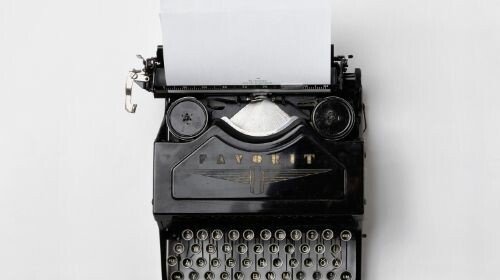 typewriter, short copy, linkedin ads best practices