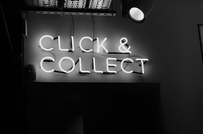 White neon sign "Click & Collect"