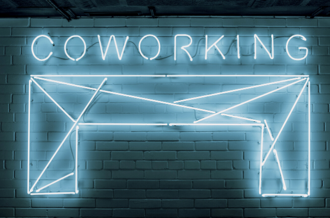 Neon sign "Coworking"