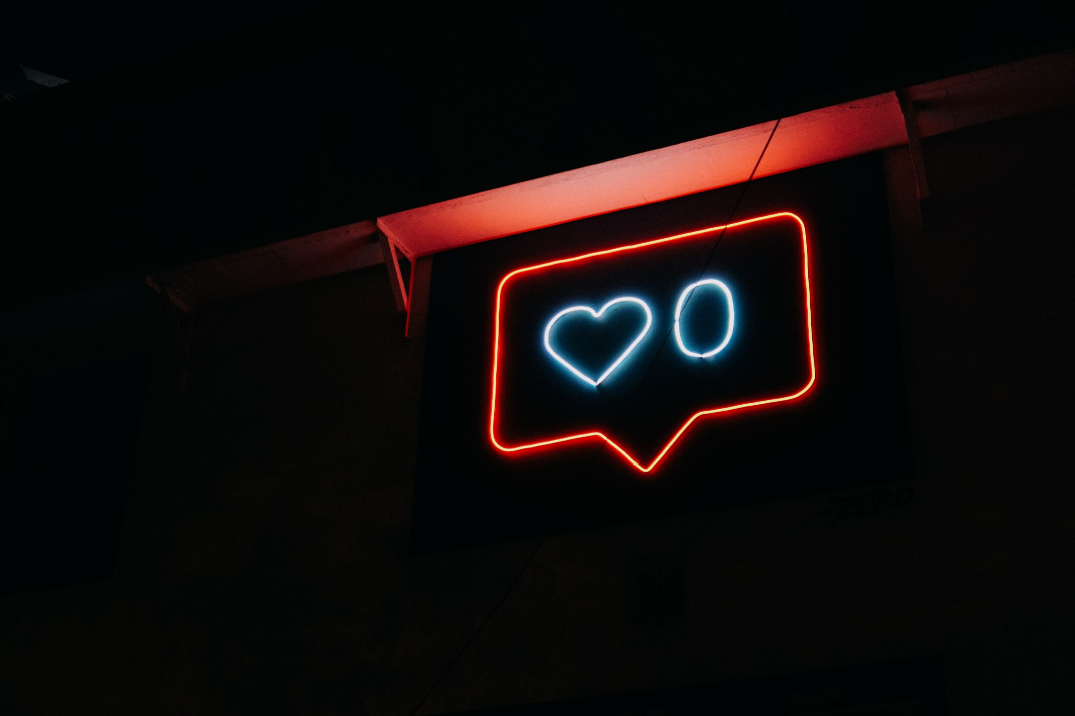 neon Instagram heart sign